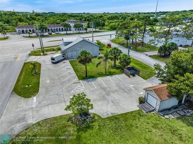 4 of 23 - 1204 S Us Highway 1, Vero Beach, FL
