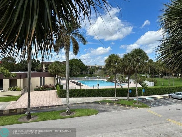 2 of 4 - 3121 Nw 47th Ter 301, Lauderdale Lakes, FL