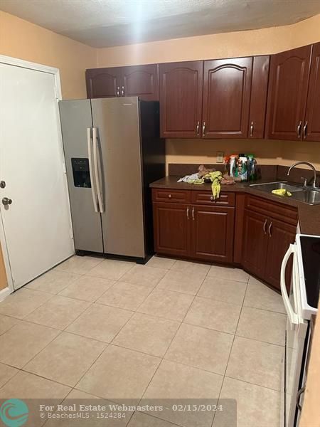 1 of 6 - 3300 Spanish Moss Te 101, Lauderhill, FL