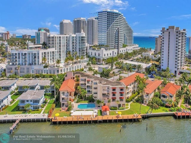 4 of 70 - 341 N Birch Rd 415, Fort Lauderdale, FL