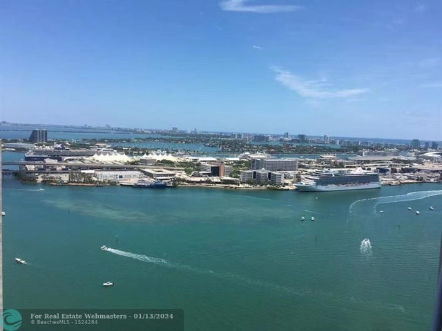 335 S Biscayne Blvd 4004, Miami