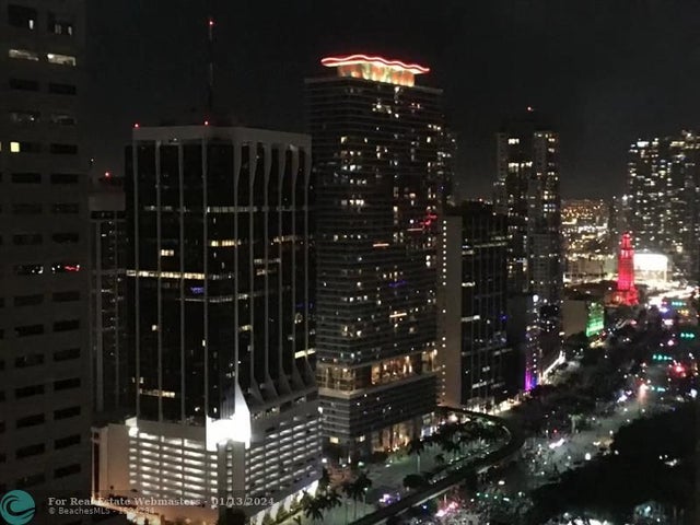 4 of 16 - 335 S Biscayne Blvd 4004, Miami, FL