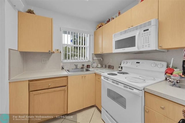 2 of 21 - 8130 Sunrise Lakes Blvd 202, Sunrise, FL