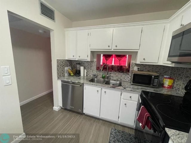3 of 8 - 3431 Nw 50th Ave 106, Lauderdale Lakes, FL
