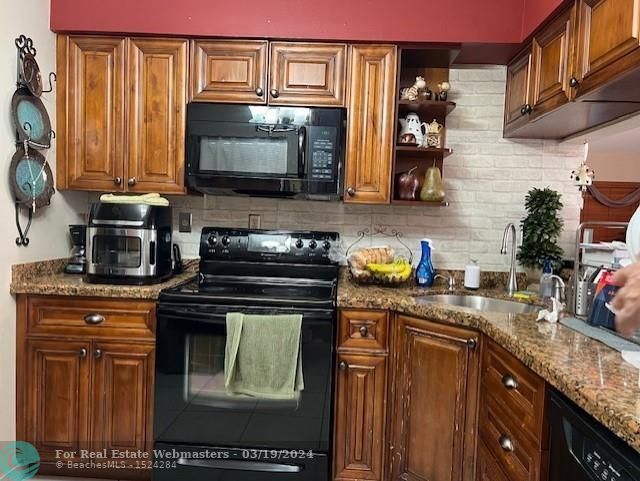 5 of 18 - 13903 Sw 91st Ter 13903, Miami, FL