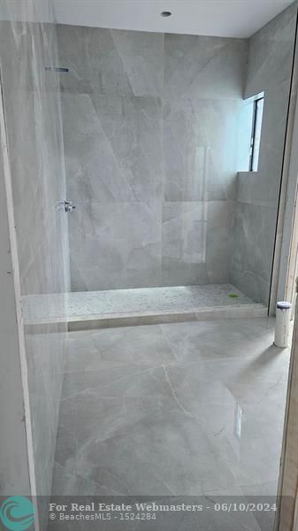 3 of 11 - 1122 Ne 10th Ave, Fort Lauderdale, FL