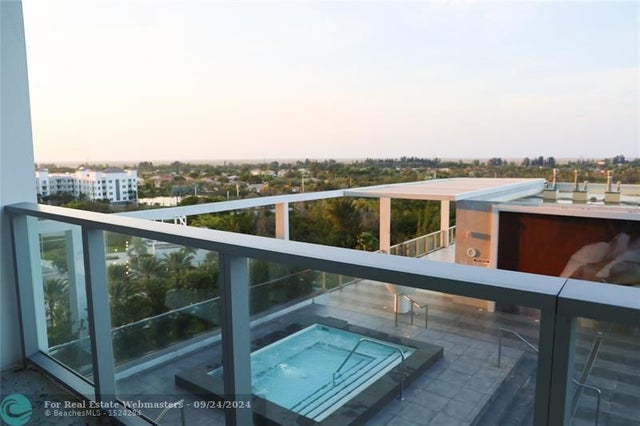 3 of 24 - 2000 Metropica Way 811, Sunrise, FL