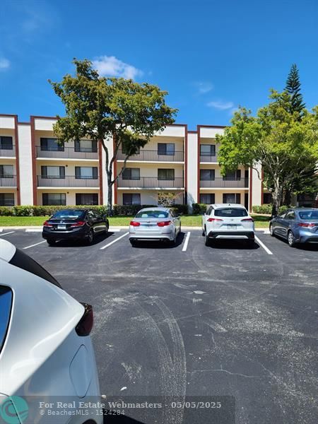 9655 N Belfort Cir 211, Tamarac