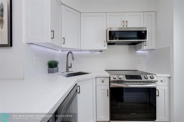 4 of 35 - 2555 Ne 11th St 503, Fort Lauderdale, FL
