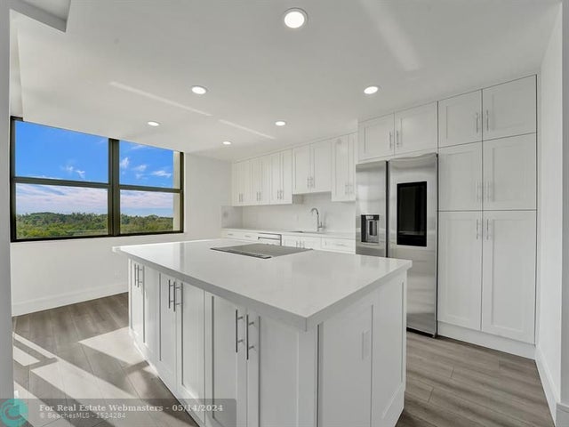 1 of 71 - 936 Intracoastal Dr 7e, Fort Lauderdale, FL