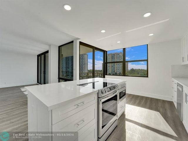 4 of 71 - 936 Intracoastal Dr 7e, Fort Lauderdale, FL