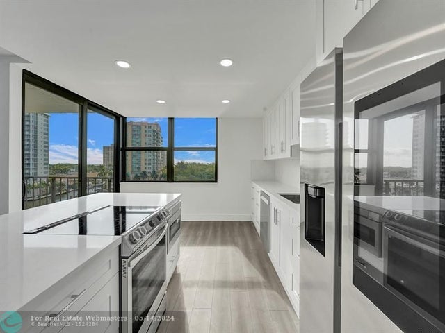 5 of 71 - 936 Intracoastal Dr 7e, Fort Lauderdale, FL