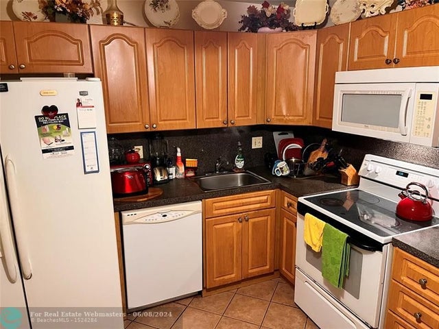 4 of 19 - 4851 Nw 21st St 105, Lauderhill, FL