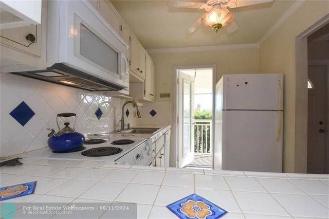 4 of 28 - 1951 Ne 39th St 360, Lighthouse Point, FL