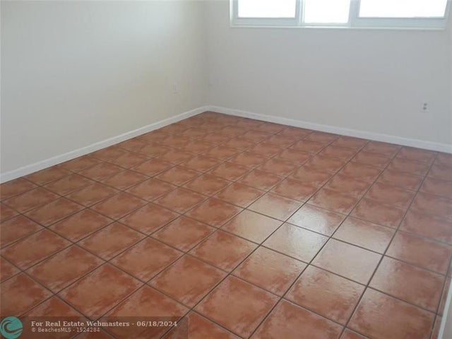 4 of 12 - 1893 S Ocean Dr. 302, Hallandale, FL