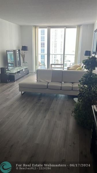 2 of 10 - 3901 S Ocean Dr 10j, Hollywood, FL