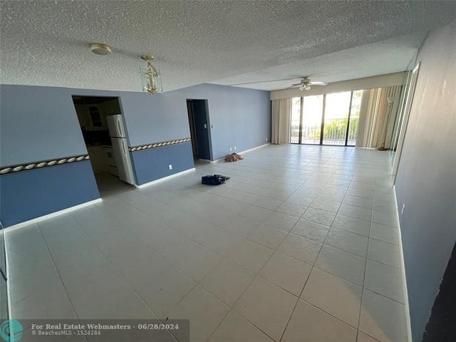 4 of 8 - 2860 S Ocean Blvd 203, Palm Beach, FL