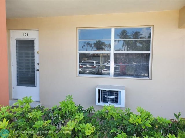 2 of 9 - 2106 Ne 56th Ct 107, Fort Lauderdale, FL