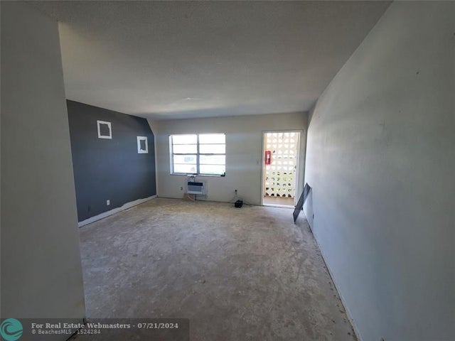 4 of 9 - 2106 Ne 56th Ct 107, Fort Lauderdale, FL