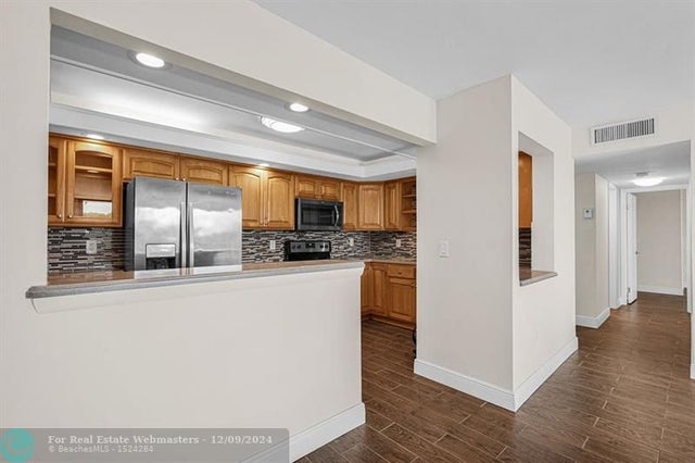 5 of 45 - 1101 River Reach Dr 206, Fort Lauderdale, FL