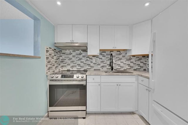 2 of 31 - 9121 Sunrise Lakes Blvd 113, Sunrise, FL