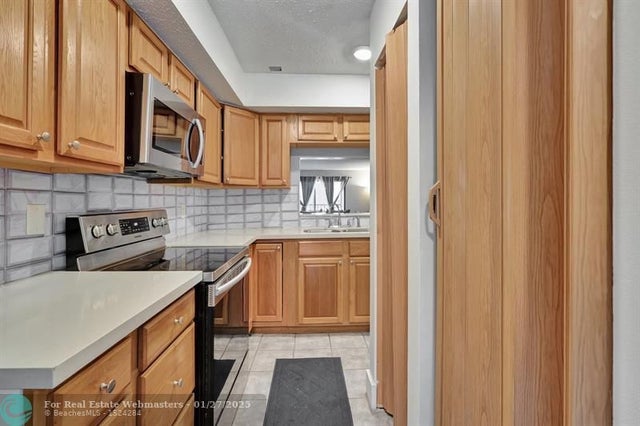 1 of 16 - 5884 Morningstar Cir 201, Delray Beach, FL
