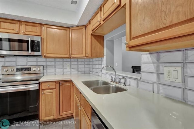 4 of 16 - 5884 Morningstar Cir 201, Delray Beach, FL