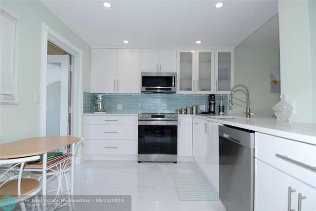 3 of 28 - 620 Ne 12th Ave 202, Hallandale, FL