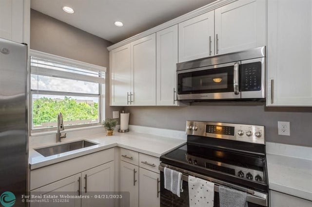 1 of 33 - 9181 Sunrise Lakes Blvd 306, Sunrise, FL