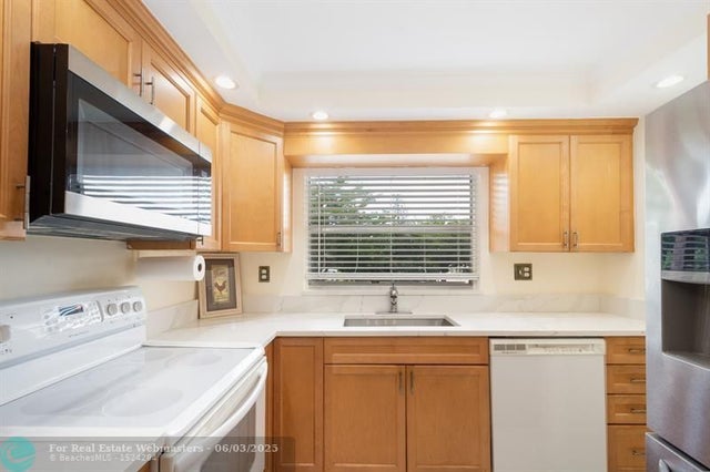 5 of 46 - 9301 Sunrise Lakes Blvd 207, Sunrise, FL