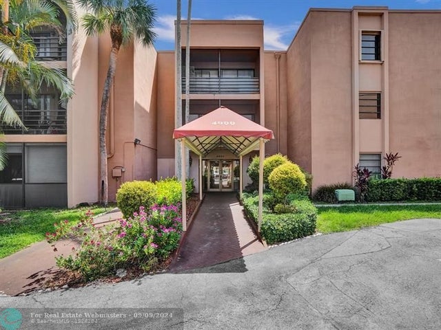 2 of 43 - 4000 N Hills Dr 7, Hollywood, FL