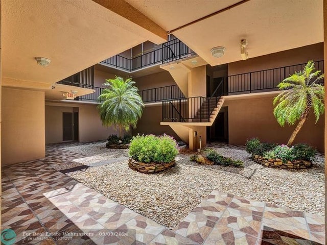 5 of 43 - 4000 N Hills Dr 7, Hollywood, FL