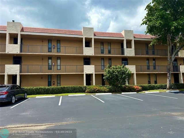 3 of 34 - 5609 Coral Lake 109, Margate, FL