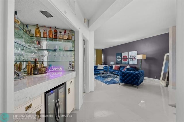 5 of 27 - 333 Sunset Dr 103, Fort Lauderdale, FL