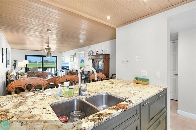 2 of 42 - 40 Ne Plantation Rd 109, Stuart, FL