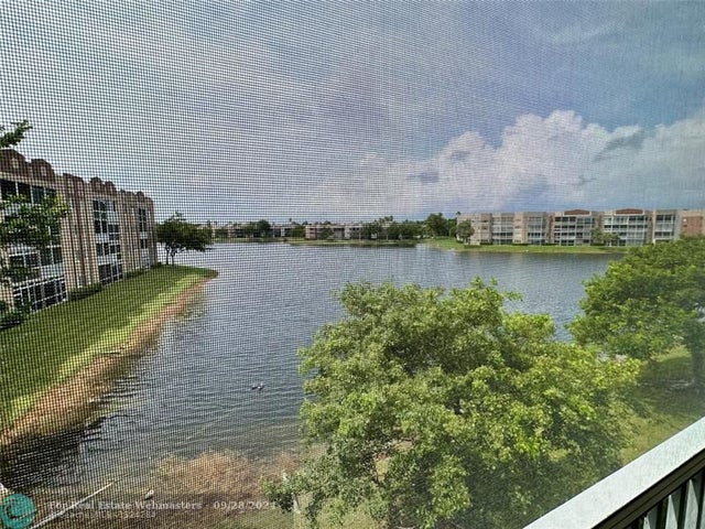 2 of 23 - 7727 Southampton Ter 303, Tamarac, FL