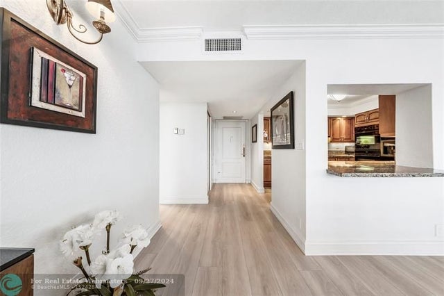 4 of 42 - 1000 Parkview Dr 420, Hallandale, FL