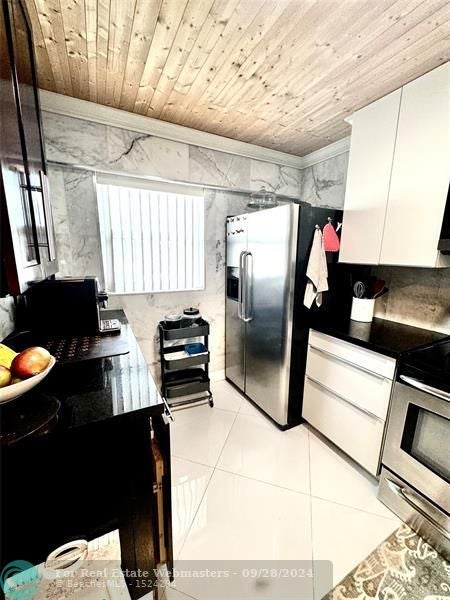 5 of 31 - 4311 Crystal Lake Dr 213, Deerfield Beach, FL