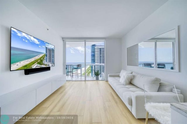 3 of 24 - 6365 Collins Avenue 2406, Miami Beach, FL