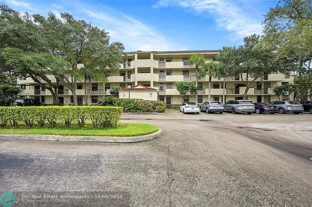 1 of 33 - 2908 Carambola Circle S 403, Coconut Creek, FL