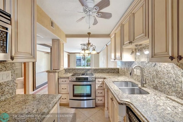 3 of 35 - 4502 N Federal Hwy 217b, Lighthouse Point, FL
