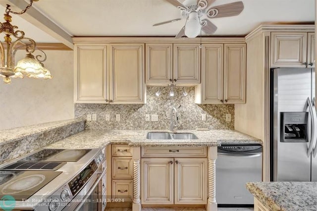 4 of 35 - 4502 N Federal Hwy 217b, Lighthouse Point, FL