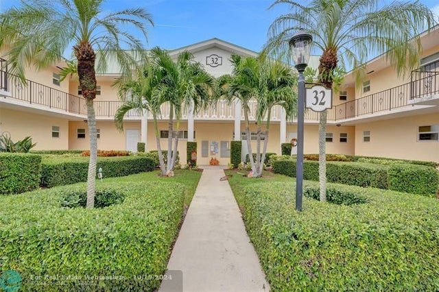 1 of 38 - 32 Colonial Club Dr 202, Boynton Beach, FL