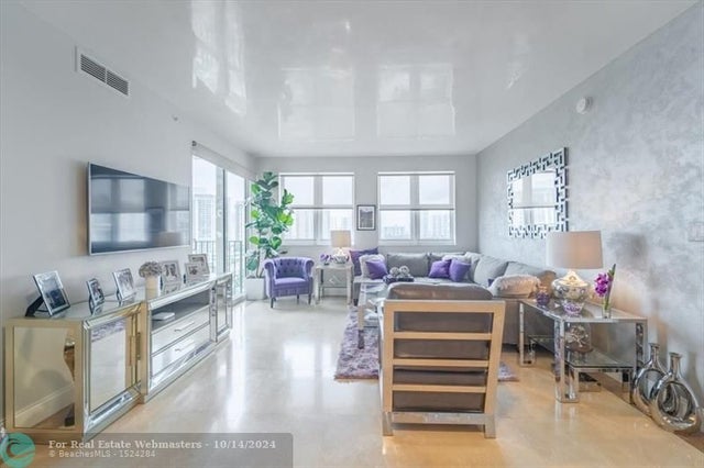 2 of 22 - 20000 E Country Club Dr 1209n, Aventura, FL