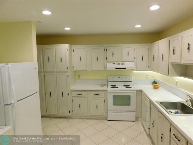 4 of 31 - 1740 Nw 19th Ter 201, Delray Beach, FL