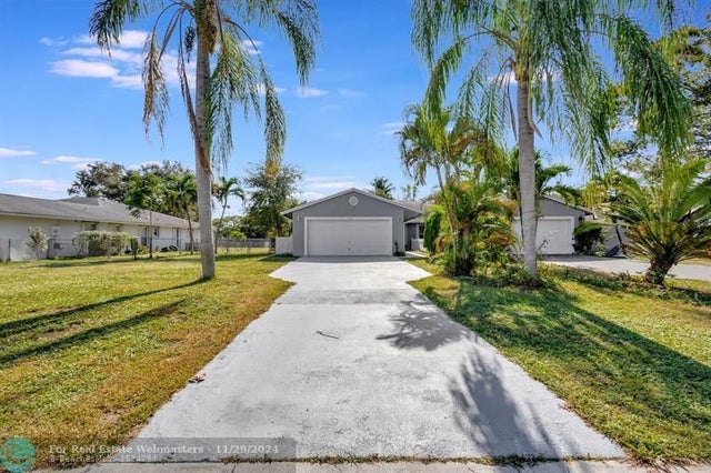 2 of 48 - 134 Sparrow Dr A, Royal Palm Beach, FL