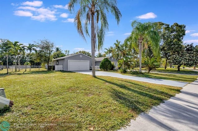 3 of 48 - 134 Sparrow Dr A, Royal Palm Beach, FL