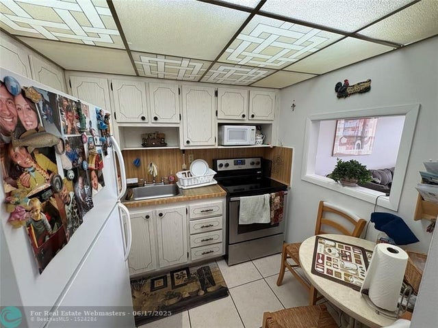5 of 35 - 9101 Sunrise Lakes Blvd 218, Sunrise, FL