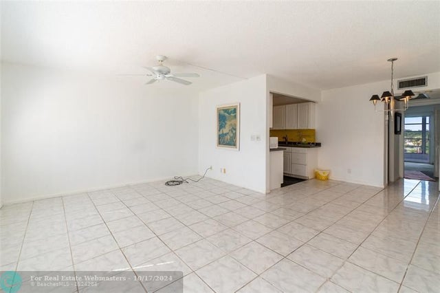 4 of 18 - 4035 Cambridge B 4035, Deerfield Beach, FL