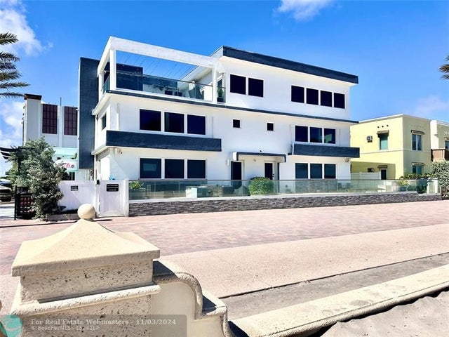 1 of 26 - 2203 N Surf Rd Ph 2, Hollywood, FL